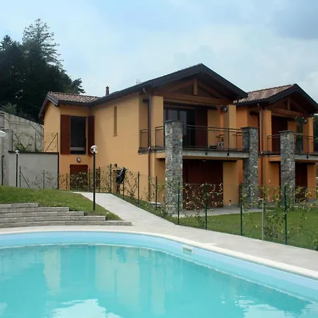 בית נופש Oleandro Garden 4 מנאג'יו